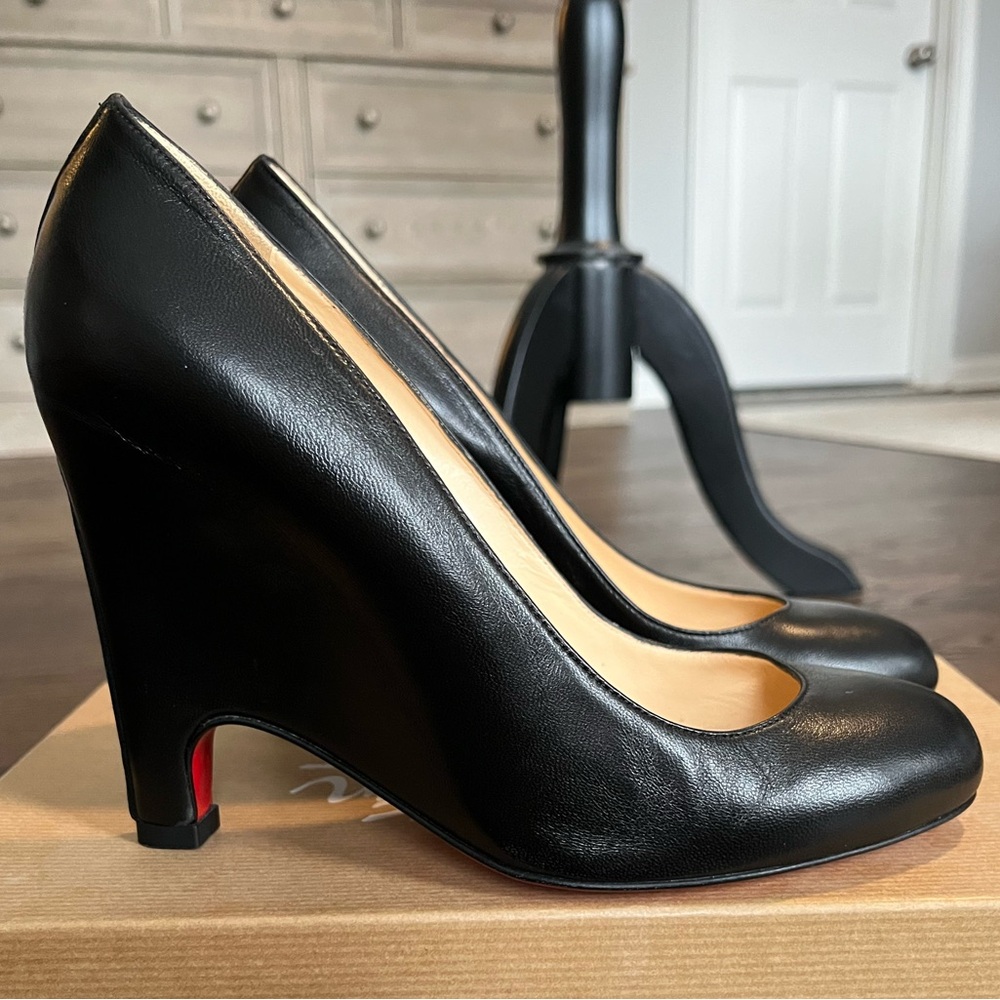 NIB Christian Louboutin Morphing Heel Black Pumps 38